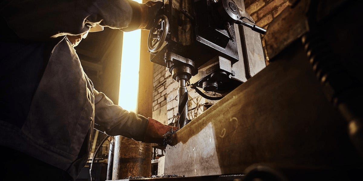Mechanical vs. Hydraulic Power Press: Which One is Right for Your Business?