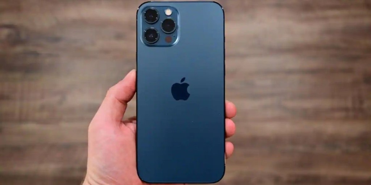 Why is the iPhone 13 Pro Max the Best for Students in Pakistan?