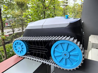 Robotic Pool Cleaners Lead in Robotic Tech Today