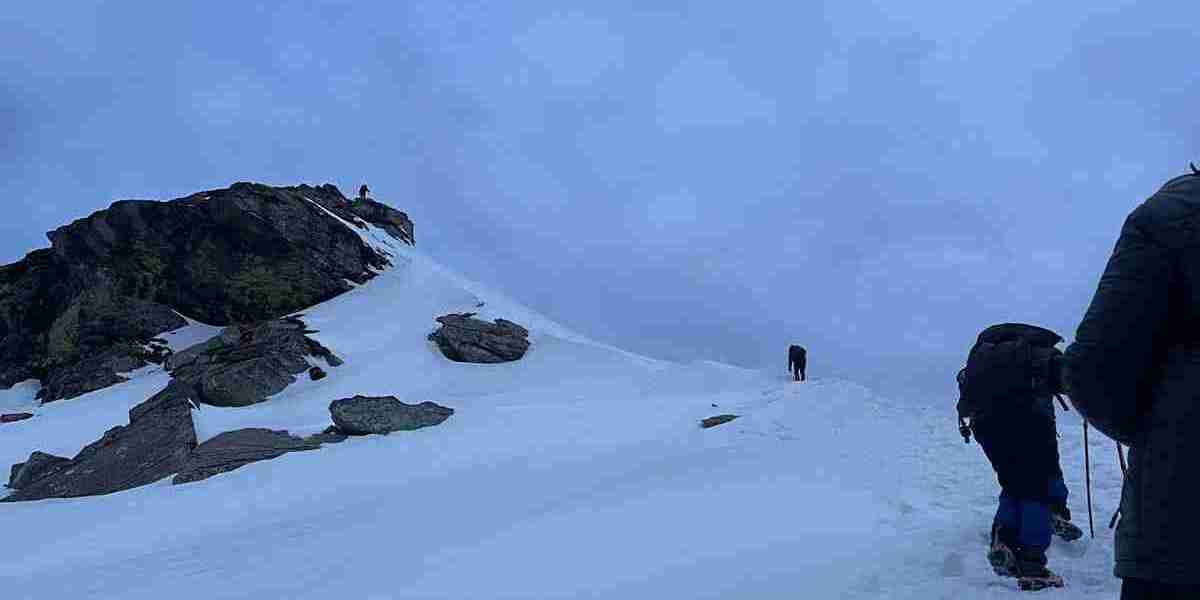 Kedarkantha Trek – The Quintessential Winter Wonderland Trek with TrekYaari
