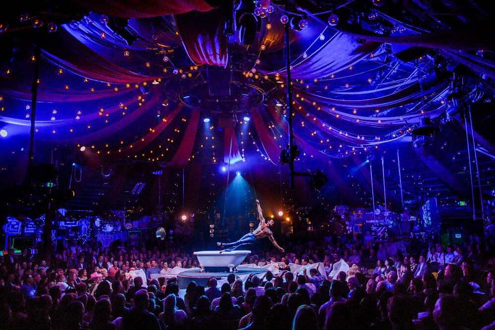 Vegas Nightlife 2025: Safety and Etiquette Guide