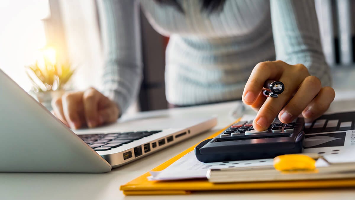 A Beginner’s Guide to Hire an Accountant for Your Taxes | by Iris Martin | Aug, 2025 | Medium