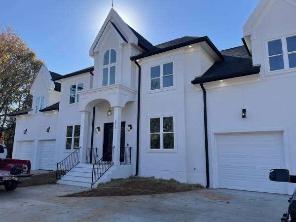 Picking the Right Custom Home Builders in Charlotte, NC: What You Should Know | by Signature Homes by Allied Construction LLC | Aug, 2025 | Medium