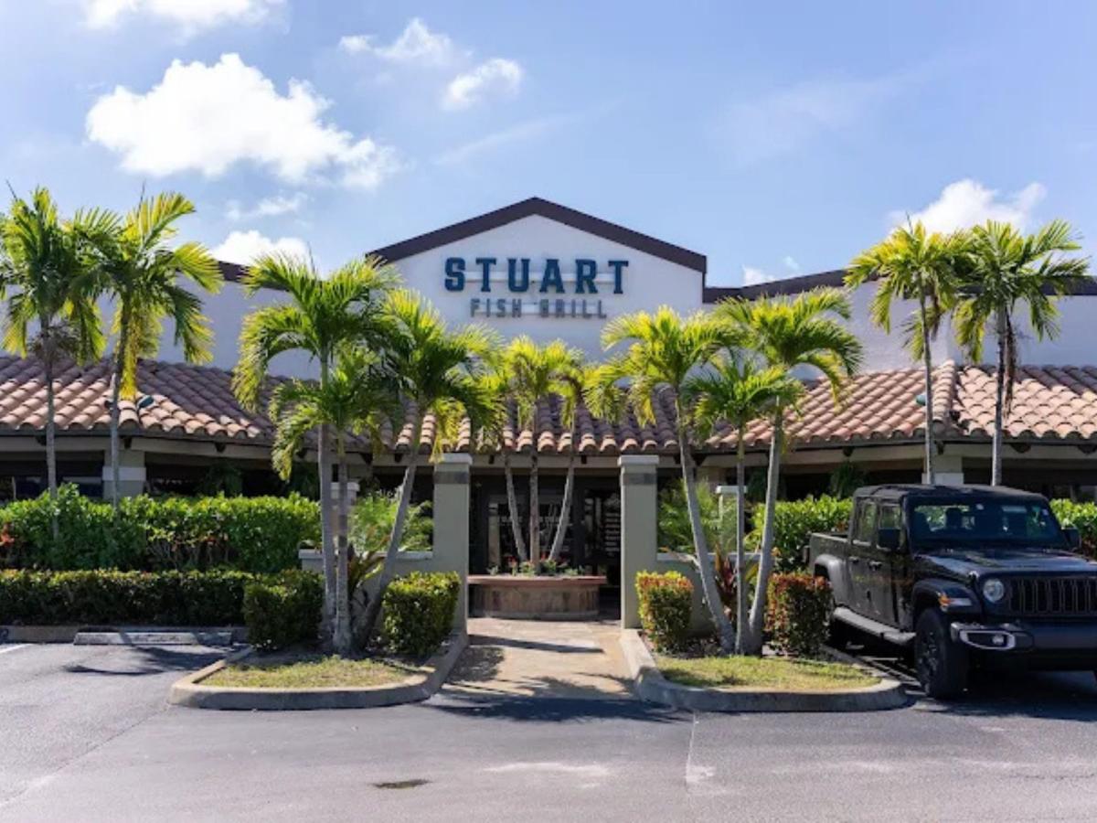 How Pro Chefs Grill Swordfish: Best Restaurant In Stuart FL | Author Stuart Fish Grill | Sociomix