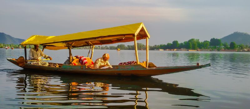 Best Kashmir Tour Package For Family – A Complete Travel Guide - Bioneers Live