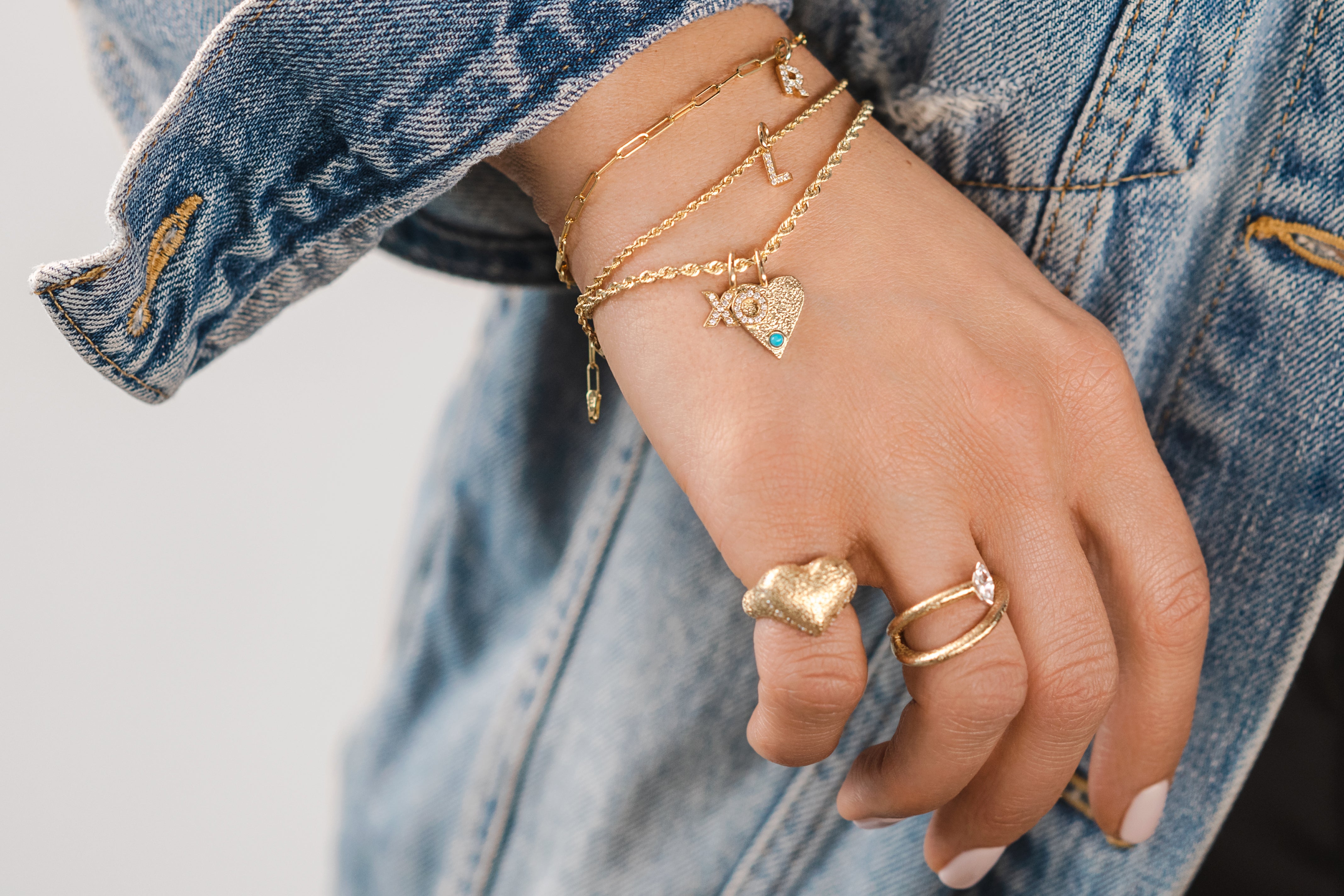 What Makes Gold Bracelet Stacking Popular in 2025?