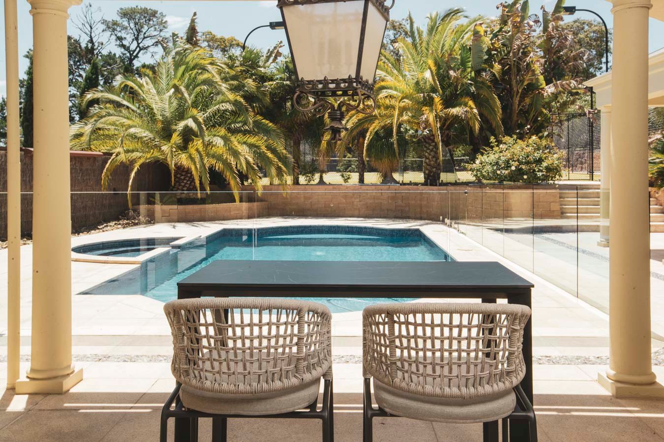 #1 Durable & Stylish Outdoor Bar Stools on Sale