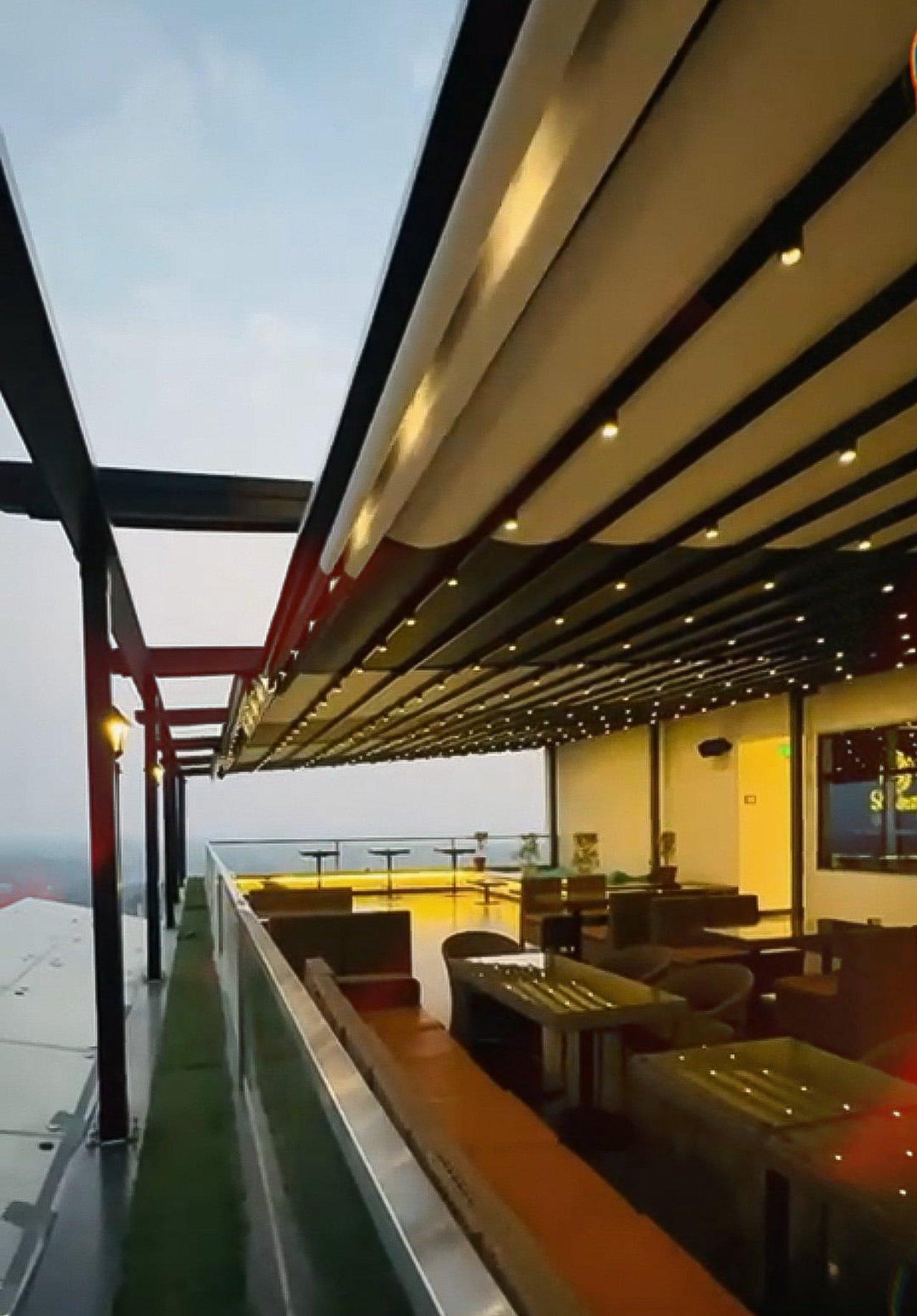 Transform Your Living Space with Commercial Retractable Roof Ideas | Articles | Hekur | Gan Jing World - Technology for Humanity | Video & Movie Streaming