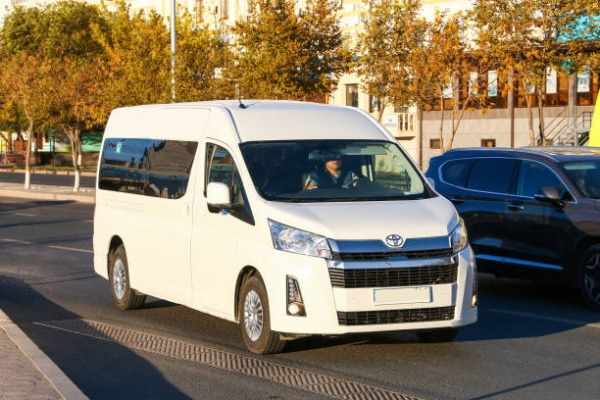 Maxi Taxi Glen Waverley – Spacious & Reliable Group Rides