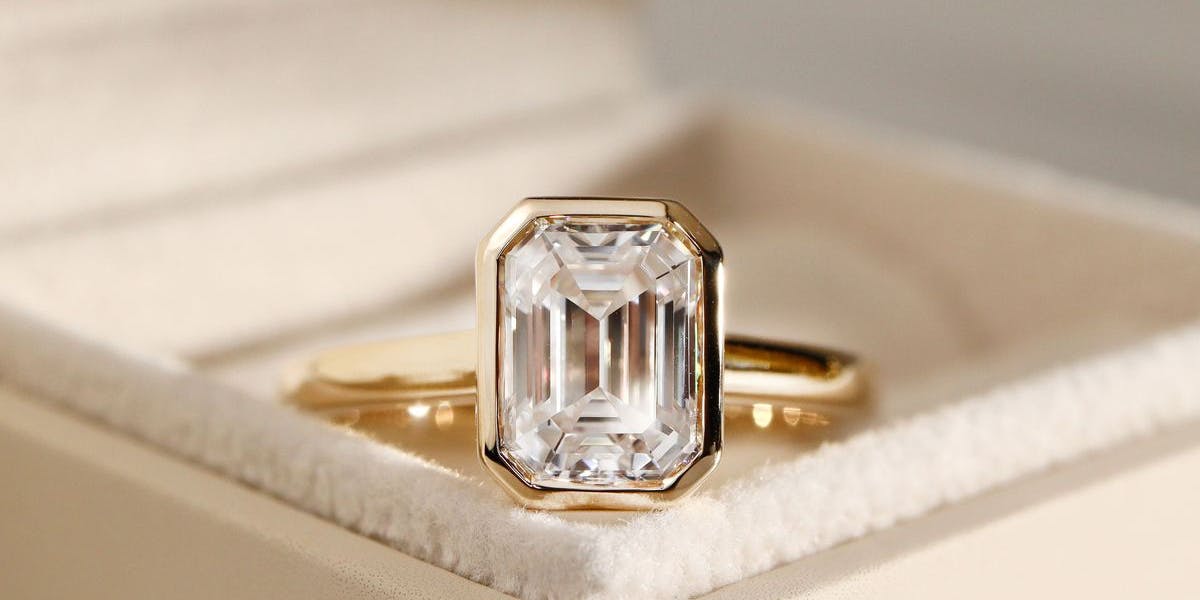 Best Diamond Engagement Rings for Christmas Proposals 2025