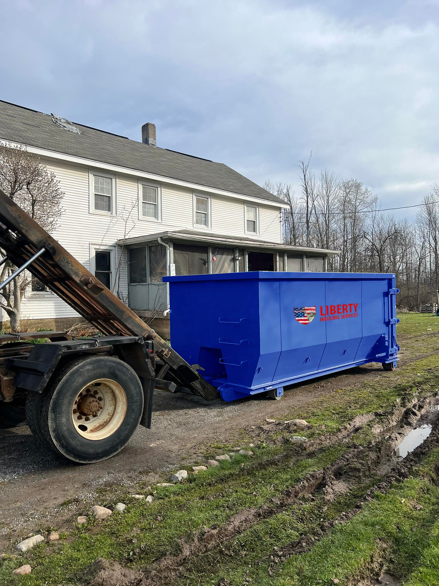 Safety Tips for Loading a Roll-Off Dumpster