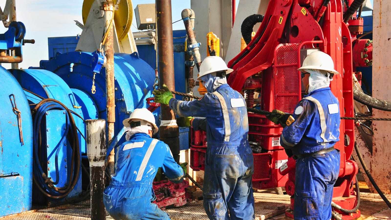 Industrial Coveralls for Oil and Gas Workers: What You Need to Know