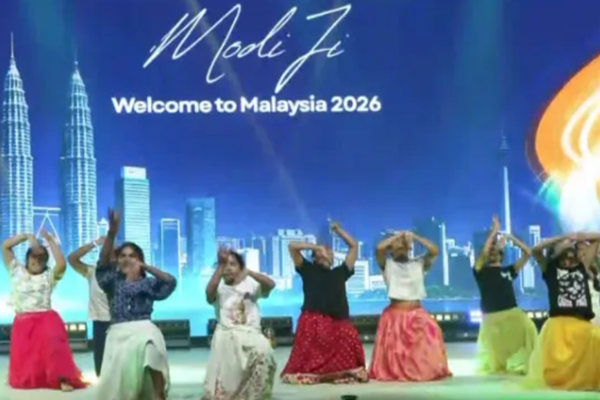 Modi witnesses record-breaking performance by 800 + dancers in Malaysia - PIOTV