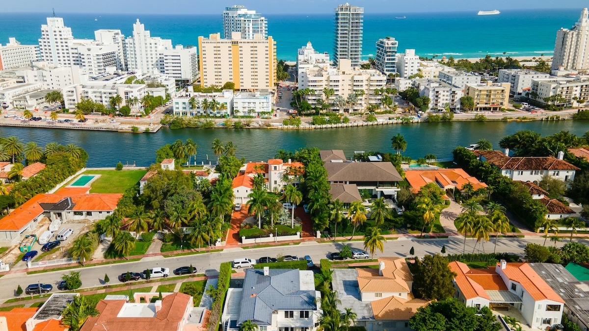 Selling a Home in South Florida with a Mold Infestation? Tips for Removal and Prevention – The Pinnacle List