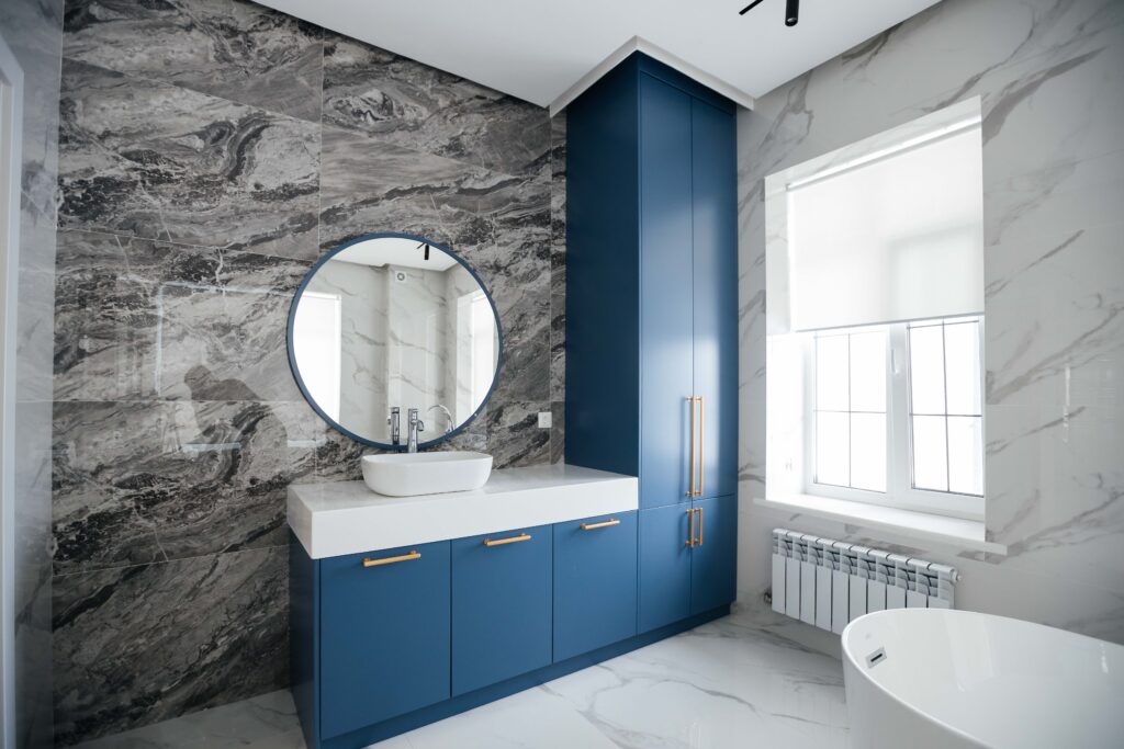 Is It Better to Buy Budget Bath Vanities Online or In-Store?