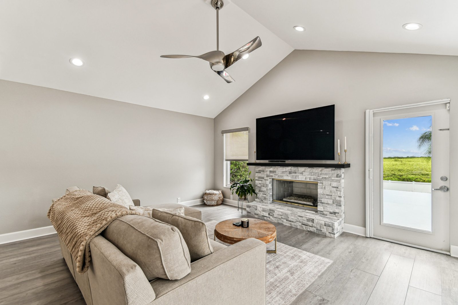 How Interior Designers Create a Balanced Home Layout