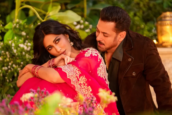Salman Khan & Chitrangda Singh Shine in ‘Chand Dekh Lena’ Teaser from Maatrubhumi - PIOTV