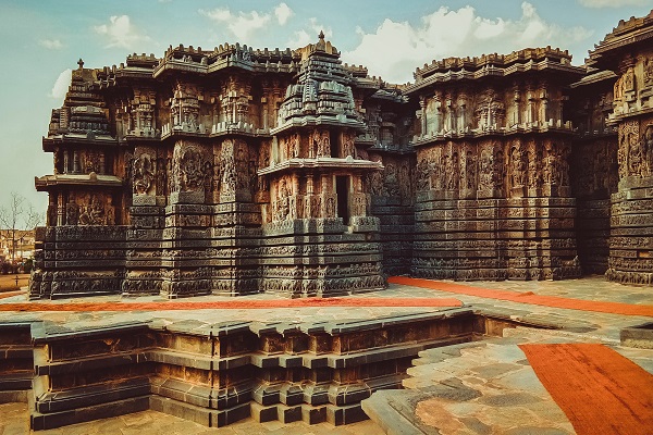 Ooty to Banglore Cabs taxi service at ₹3300 | SoloCabs