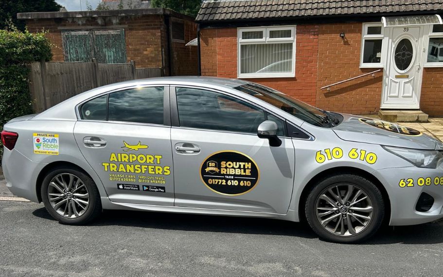 Avoid Bank Holiday Rush: Pre-Book Your Airport Taxi from Leyland