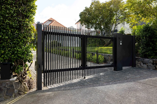 Custom Iron Gates, Fences & Metalwork in Ontario